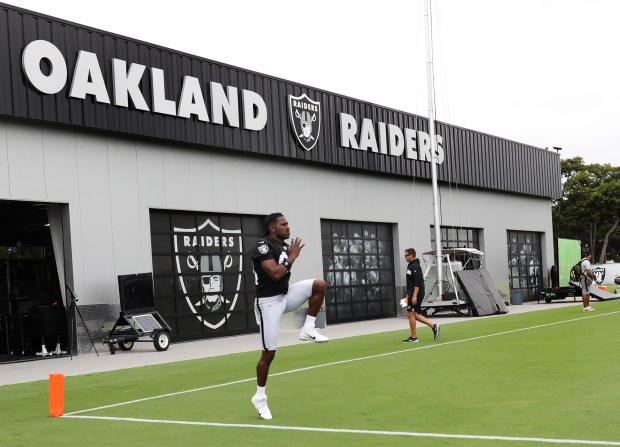 ALAMEDA, CALIFORNIA - AUGUST 20: Oakland Raiders wide receiver Anthony Brown warms up before practice at the Raiders practice facility in Alameda, Calif., on Friday, May 3, 2019. (Ray Chavez/Bay Area News Group)