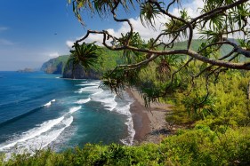 Exploring Pololū's trails and Hawi's treats add up to a Big Island adventure of the most delightful kind, with spectacular views, ahi sandwiches and chocolate passion fruit cheesecake.
